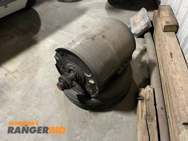 Lot 30-3733 - Chipping Drum, came off Morbark Beever M15RX