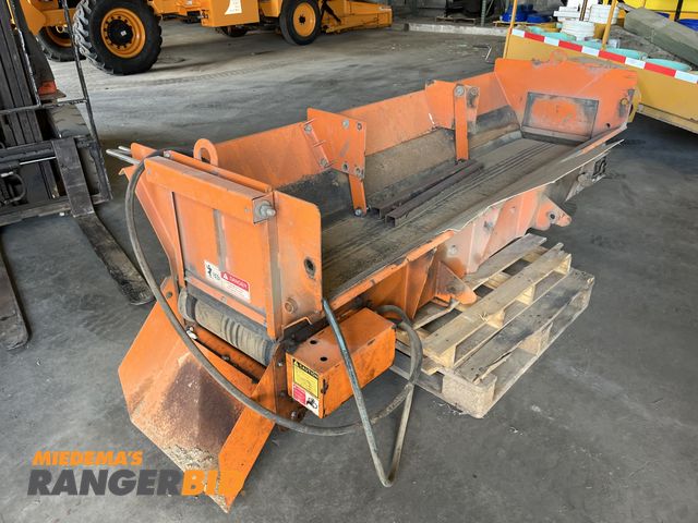 Lot 30-1137 - Monroe Salt and Ice 00015239-A Cross Auger Conveyor Hydraulic powered