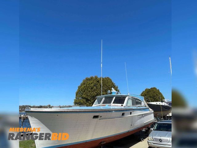 Lot 30-73001 - 1965 Matthews 43 Cabin Motor Yacht Boat