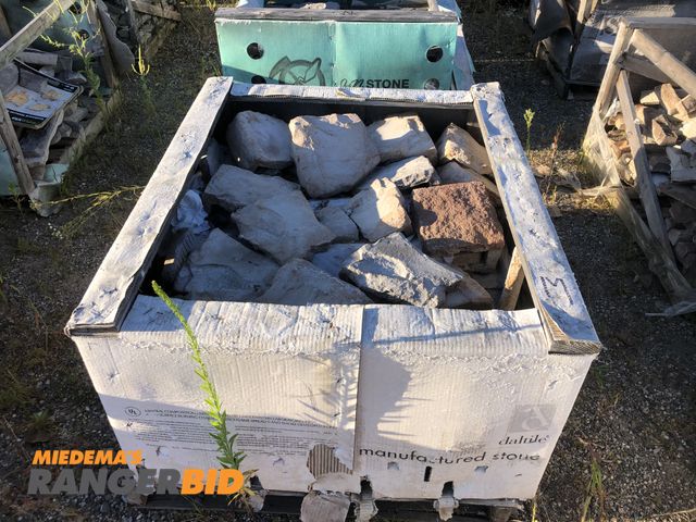 Lot 30-28M - 1 pallet, M, Stack stone / brick veneer, pallet approx 42"x42" x 22" high of new stack stone / brick...