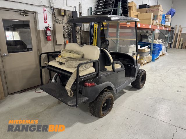 Lot 30-5106 - Club Car Golf Cart