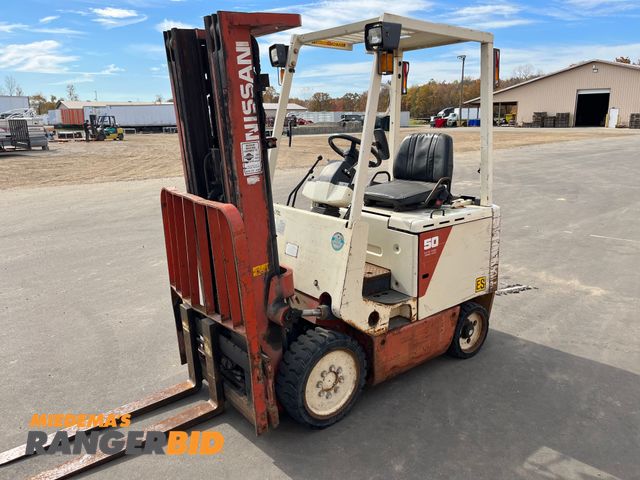 Lot 30-2881 - Nissan 50 Forklift