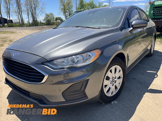 Lot 30-3800 - 2020 Ford Fusion S Sedan FWD