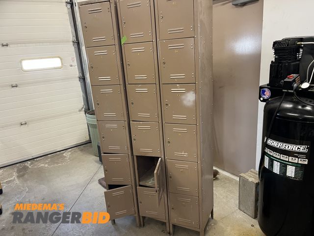 Lot 30-4631 - (3) Metal Lockers Metal