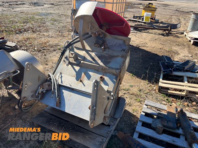 Lot 30-2503 - (1) Stainless Steel Salt Spreader seller will load