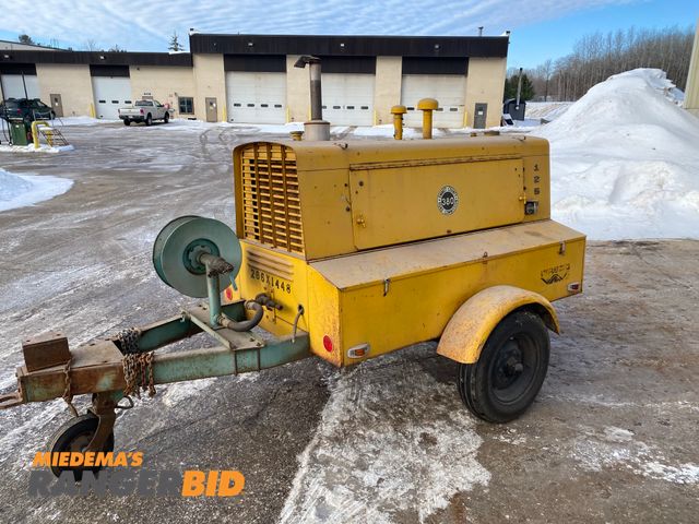 Lot 30-10199 - Wabco Leroi 125 Portable Towable Gas Powered Air Compressor 1969 Wabco Leroi 125RGI Rotary Air Compr...