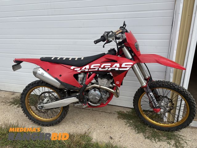 Lot 30-10607 - 2023 Gas Gas MC350F Dual Sport Enduro Dirt Bike Runs Great like new condition