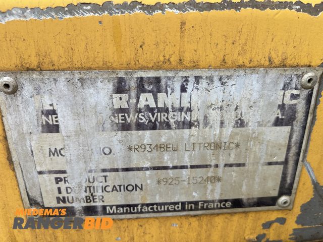 Lot 30-10875 - 2005 Liebherr R934B Excavator Material Handler with raised cab, Machine was used with an orange peel...
