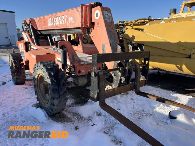 Lot 30-4222 - 2004 JLG Skytrak 8042 Telehandler