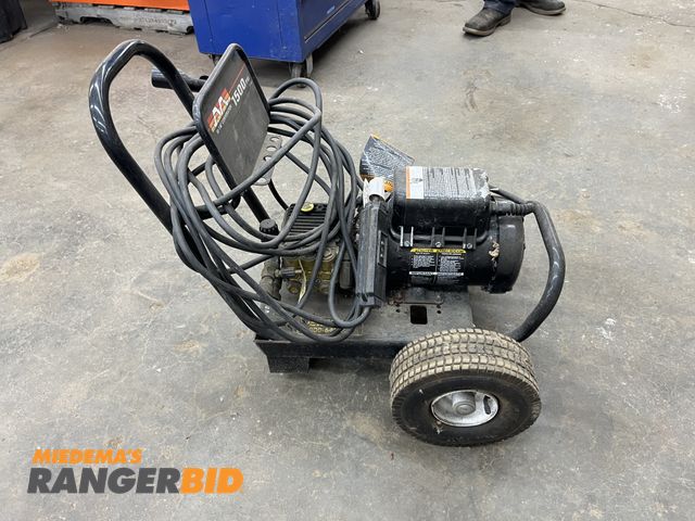 Lot 30-37004 - MI-TM 1500 psi Power Washer GC-1502-0ME1 Electric Powered