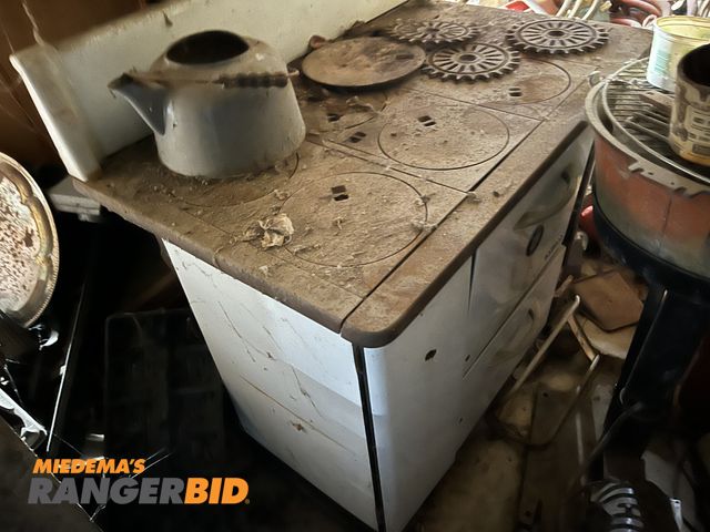 Lot 30-10780 - Kenmore Antique Stove