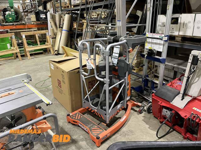 Lot 30-1971 - JLG Liftpod FS60