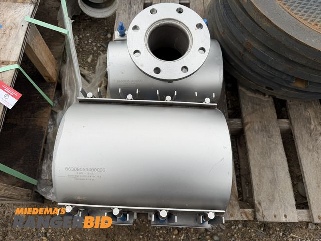 Lot 30-5842 - Set of (2) Smith Blair #66309050400000, wide range tapping sleeves (8.99-9.45).