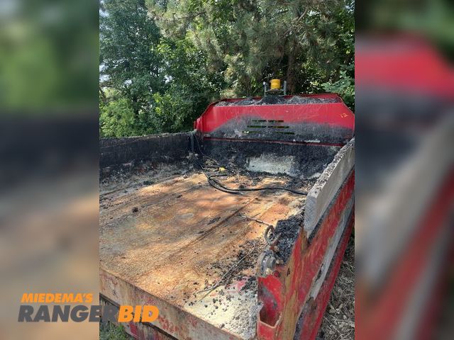 Lot 30-11295 - 9' Long x 95" Wide Monroe Zee Dump Box for 1 Ton. It has Complete Dumpbox Hoist.
This Dump was Remov...