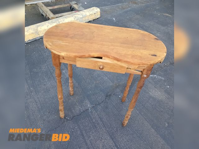 Lot 30-10168 - Antique table