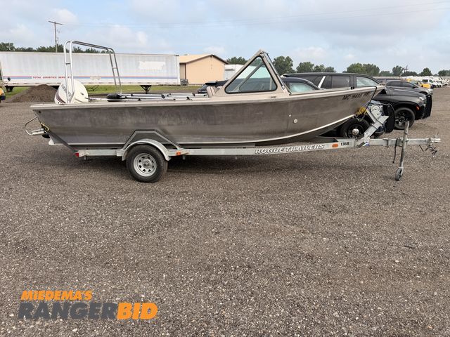 Lot 30-3849 - 2008 Alumaweld 19' STRY 19' Open Bow Boat