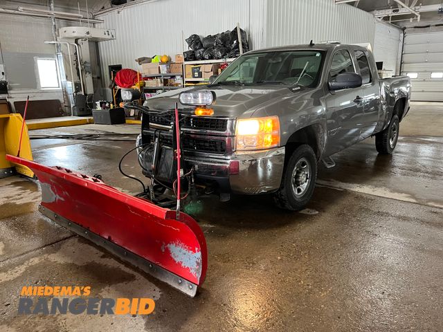 Lot 30-583 - 2008 Chevrolet Silverado 2500HD with a 6.0L V8 engine 87,198 miles Extended Cab 6.5' box Pickup Truc...