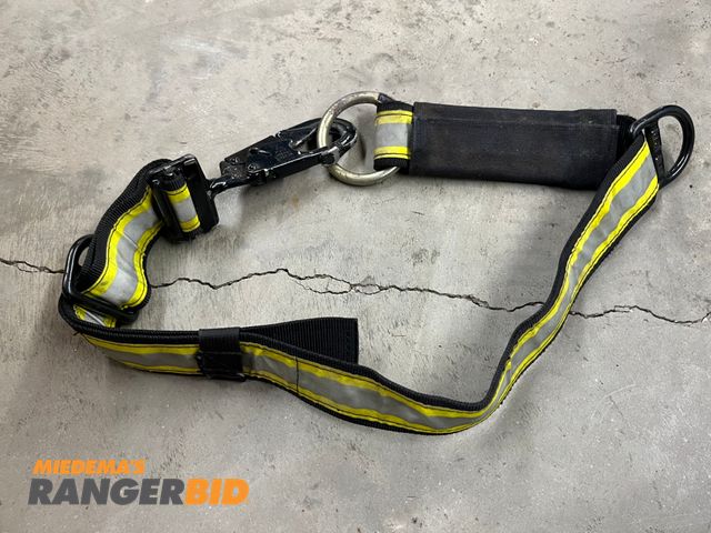 Lot 30-2867 - Lot includes fire fighter harness and lights