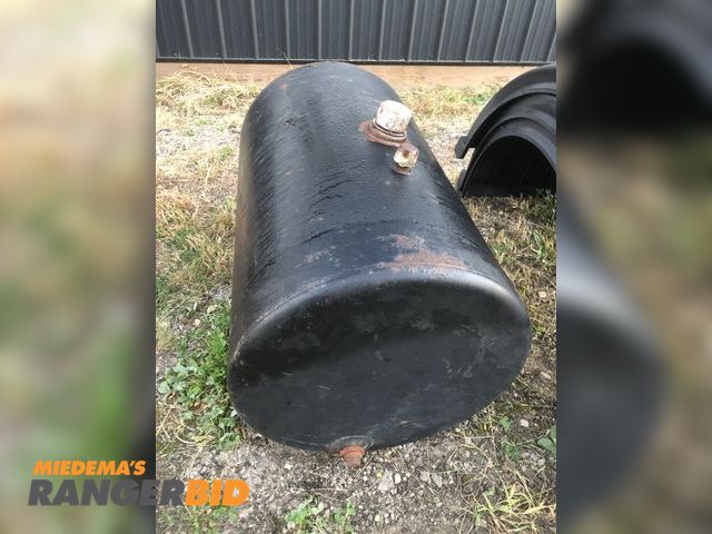 Lot 30-29C - Diesel fuel tank, approx 40" x 24" diameter, see photo's for specs Diesel fuel tank, approx 40" x 24...
