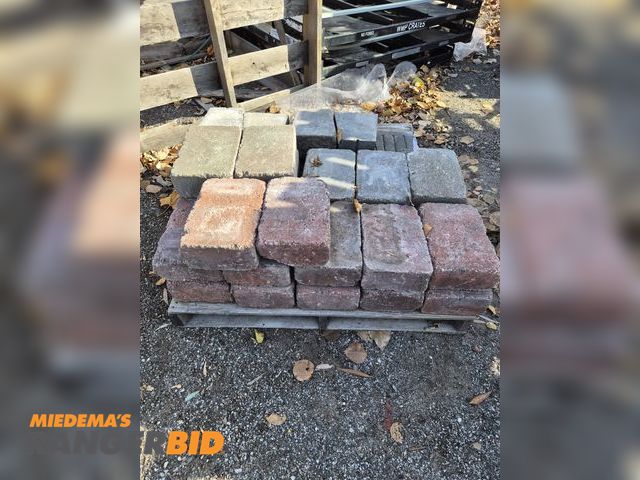 Lot 30-1282 - Free Standing Wall Blocks, miscellaneous colors