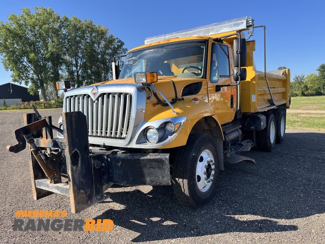 Lot 30-1198 - 2009 International 7400 SBA 6X4 with a Stainless Steel Dump Box Dump Truck