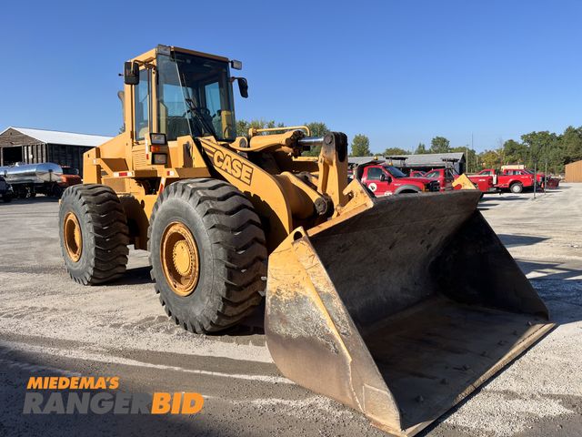Lot 30-1849 - Case 821B Wheel Loader / Loader