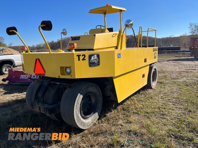 Lot 30-2540 - Sakai T2 Roller 12,744  km  / 7,918 miles