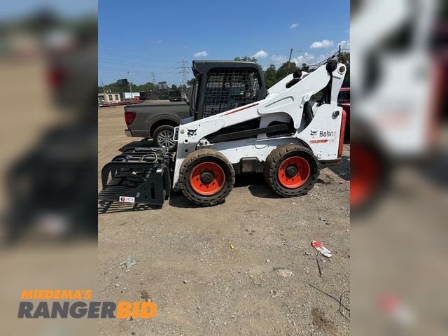 Lot 30-10547 - 2013 BOBCAT S850 Skid Steer BOBCAT S850
Strong machine
Grapple Bucket included
Starts up and runs
On...