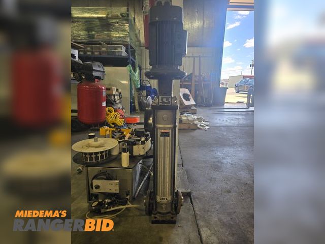 Lot 30-30-2801 - 1 Misc 2114M Lot includes:
1) Gundfos 3Hp pump.  Appears to be NOS
1)Label-Air Model 2114M for parts...