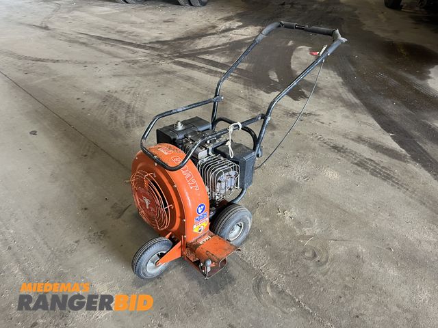 Lot 30-1619 - Billy Goat QB1103 Blower Portable Gas Powered