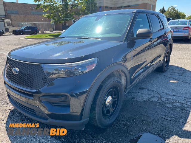 Lot 30-3505 - 2020 Ford Explorer with a 3.3L V6 DOHC 24V engine. Police SUV AWD