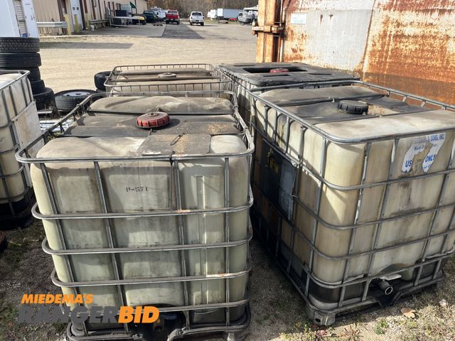 Lot 30-1940 - Lot of 4 totes previously held oil