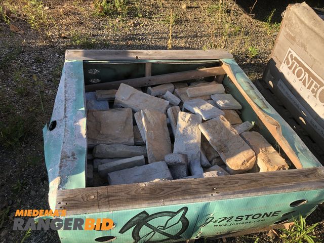 Lot 30-28H - 1 pallet, H, Stack stone / brick veneer, pallet approx 42"x42" x 10" high of new stack stone / brick...