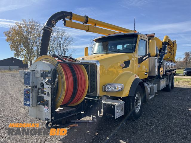 Lot 30-1946 - 2016 Peterbilt 567 6x4 Jetter / Vactor