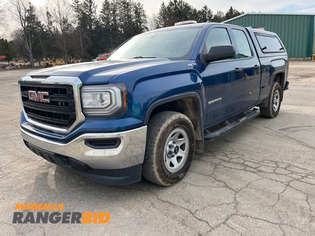 Lot 30-470 - 2016 GMC Sierra 1500 with a 5.3L V8 OHV 16V engine. Double Cab Pickup Truck 4x4