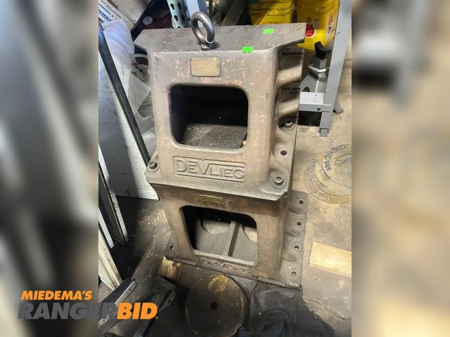 Lot 30-21 - 1 Devlieg Angle Plate Large Devlieg angle plate for Jig Mill

Pickup by appointment only