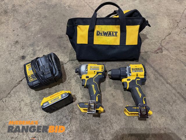 Lot 30-10876 - 1 Dewalt Cordless Battery Powered 20v Lithium Dewalt 20v lithium tool kit with drill, impact, batter...