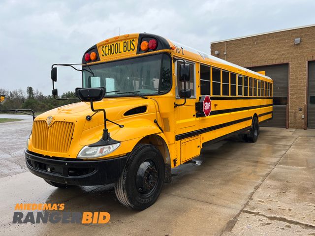 Lot 30-10370 - 2015 International 3000 School Bus