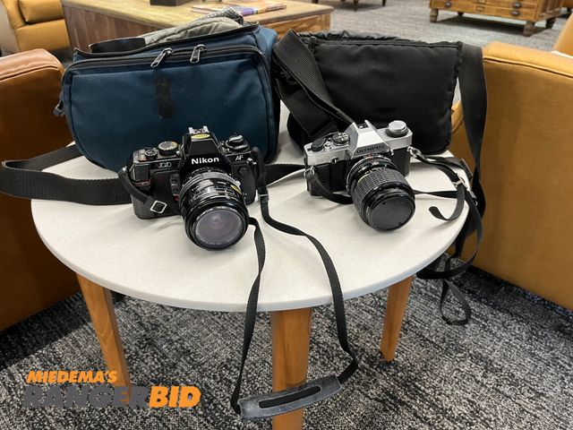 Lot 30-3312 - 2 Cameras Olympus , Nikon Cameras that require film