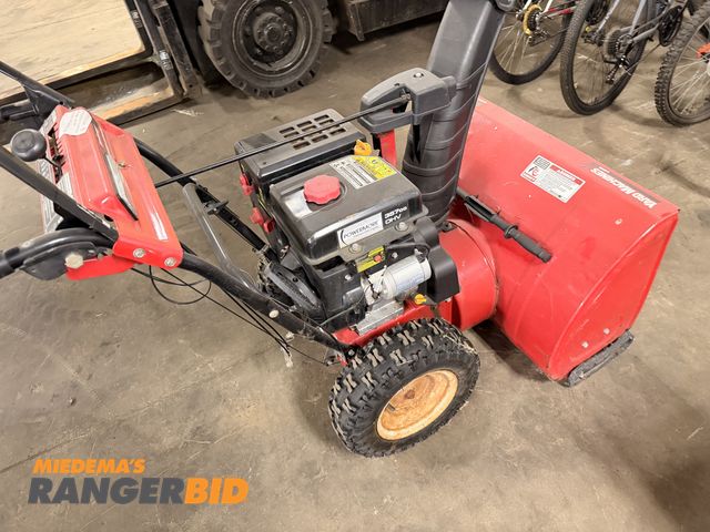 Lot 30-3318 - Yard Machines 31AH65FH700 Snow Blower 2-Stage Self-Propelled Snow Blower
