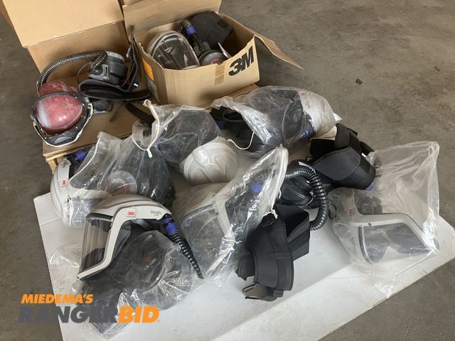 Lot 30-11259 - Lot of (10) 3M Powered Air Purifying Respirator (PAPR) systems. Units power on.