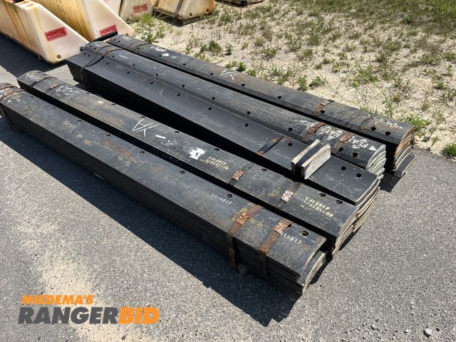 Lot 30-1524 - Heat treated 9' cutting edges Municipality owned, Seller will load.