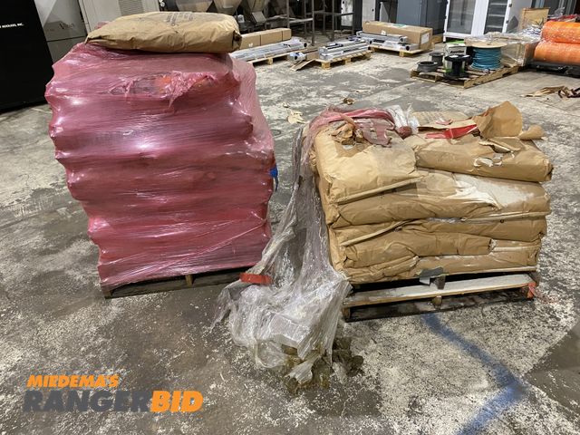 Lot 30-40 - Cranite 4720 Fuller Earth Filter Media 50 lb bags. 2 Pallets. 50/80 ALUM