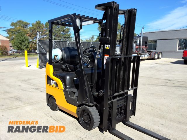 Lot 30-271 - Caterpillar 3,000lbs Capacity  Forklift  - See Video for Operation