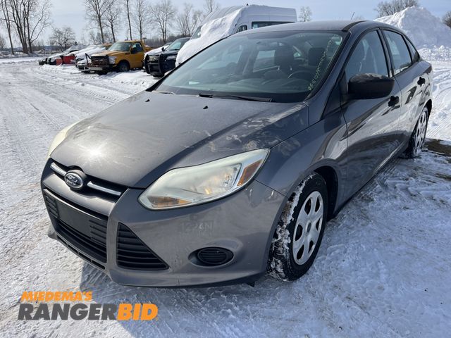 Lot 30-5032 - 2014 Ford Focus Sedan FWD