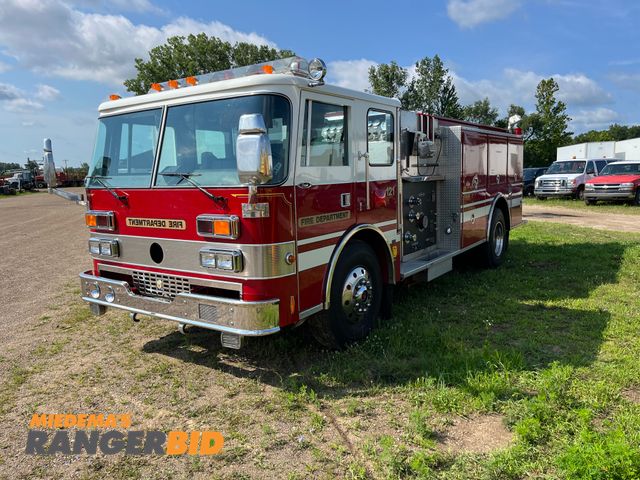 Lot 30-3453 - 1990 Pierce Fire Truck / Fire Engine / 1250 GPM Pump Truck open Cab
