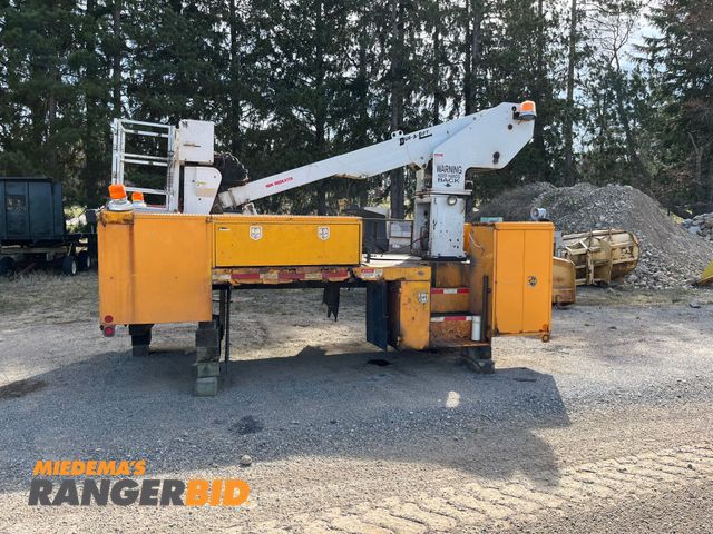 Lot 30-3244 - Truck Utility Body with Certified Dur-a-Lift. Lift has recently been certified.DHTS3035ft350 lb capacityMunicipality owned.14' long truck body, 8' wideSeller will load, body is rusty.