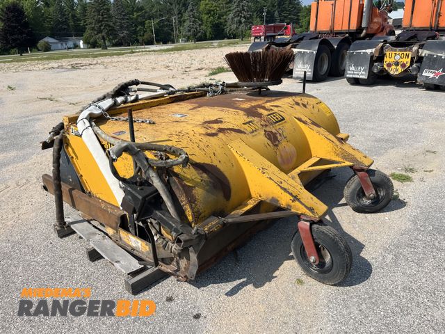 Lot 30-1064 - Sweepster HBA Pickup Broom with Cat Fusion Coupler 7' was used on CAT 930M