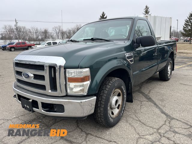 Lot 30-4584 - 2008 Ford F-250 XL Regular Cab Long Box Pickup Truck RWD