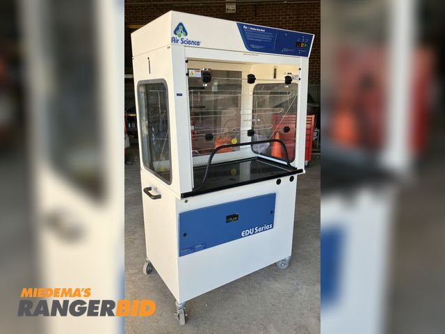 Lot 30-11022 - Air Science ductless fume hood. Model EDU-M-40. 71" high, 45" wide, 28" deep. 5278 hrs. No key for a...